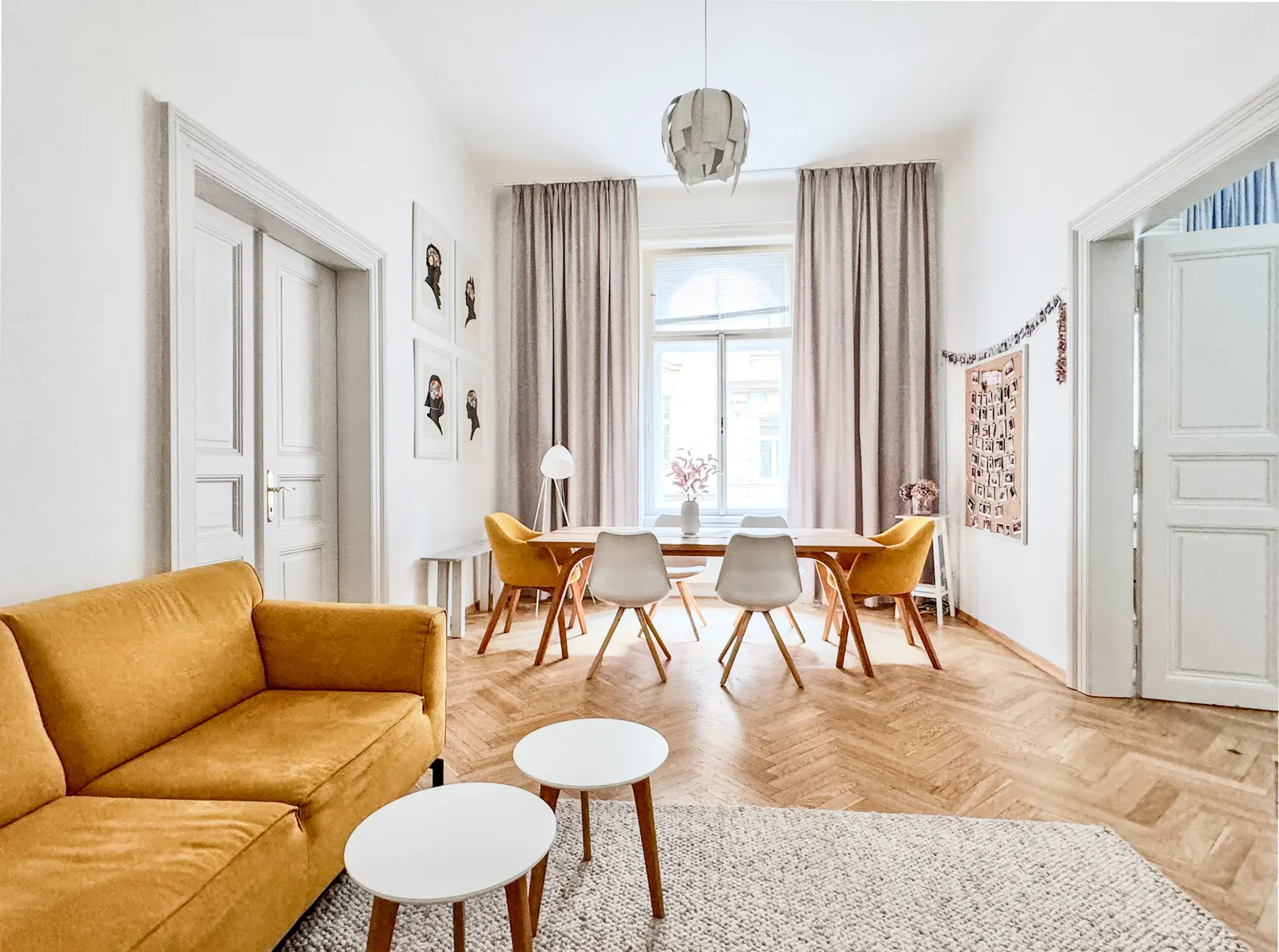 Betl&eacute;msk&aacute; 10 living room